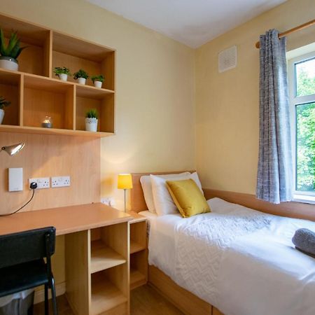 126 - Gort Na Coiribe 4 Bedroom Duplex, By Shortstays Galway Exteriör bild