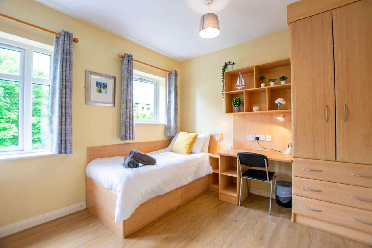 126 - Gort Na Coiribe 4 Bedroom Duplex, By Shortstays Galway Exteriör bild