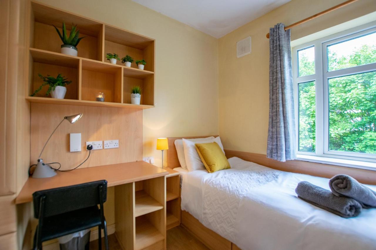 126 - Gort Na Coiribe 4 Bedroom Duplex, By Shortstays Galway Exteriör bild