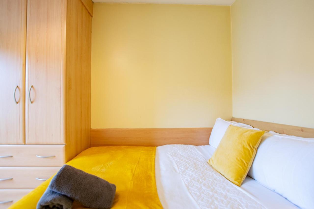 126 - Gort Na Coiribe 4 Bedroom Duplex, By Shortstays Galway Exteriör bild