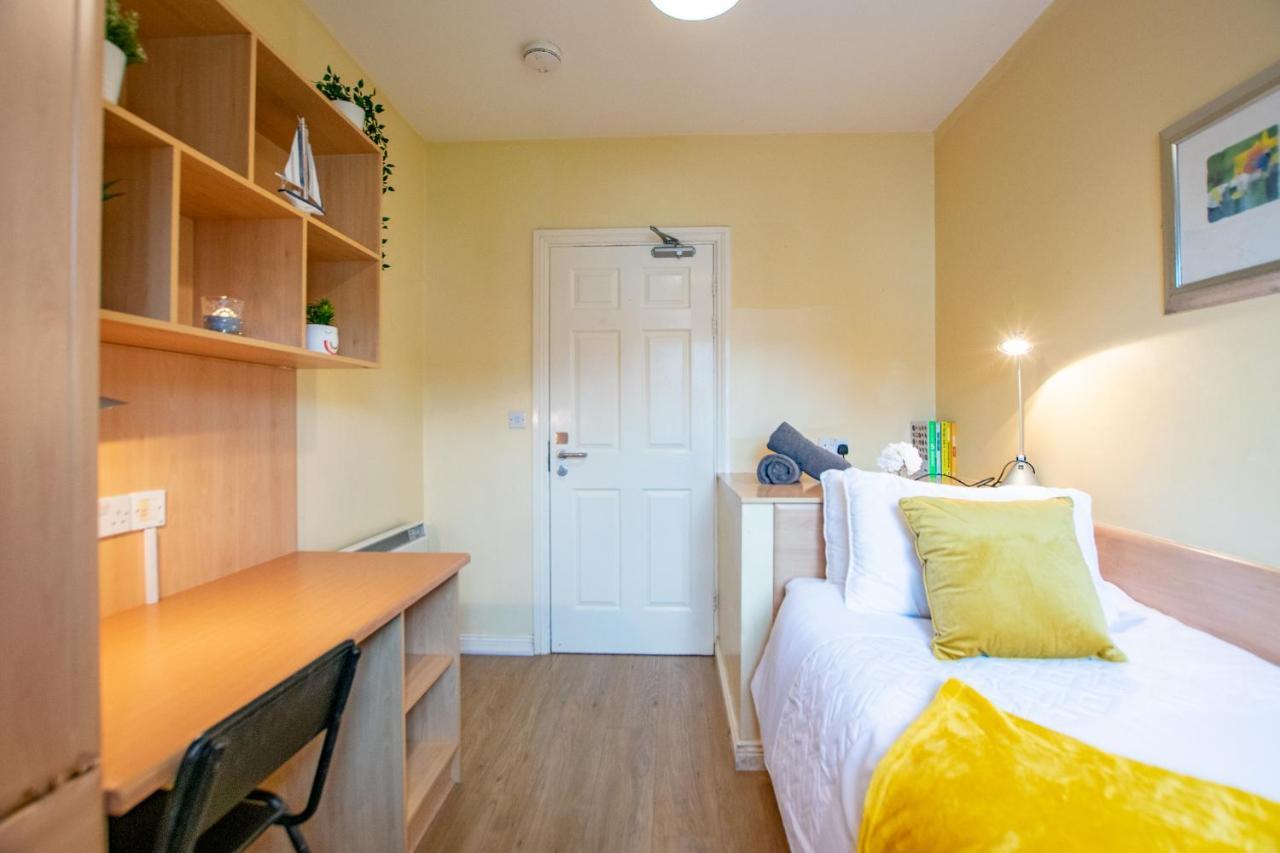 126 - Gort Na Coiribe 4 Bedroom Duplex, By Shortstays Galway Exteriör bild