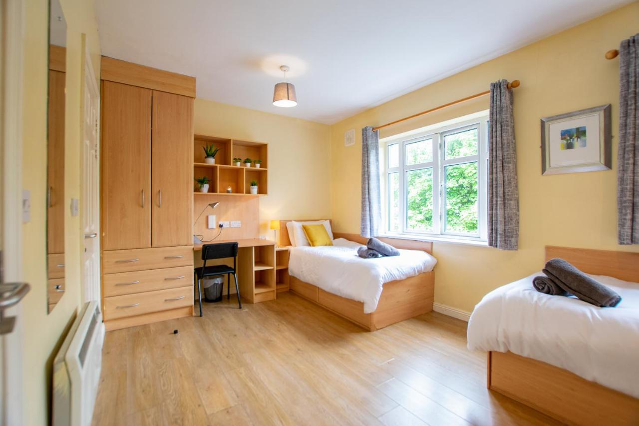 126 - Gort Na Coiribe 4 Bedroom Duplex, By Shortstays Galway Exteriör bild